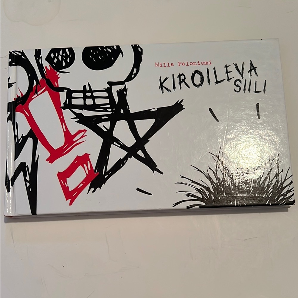 Kiroileva Siili by Milla Paloniemi Finnish comic book The Cursing Hedgehog